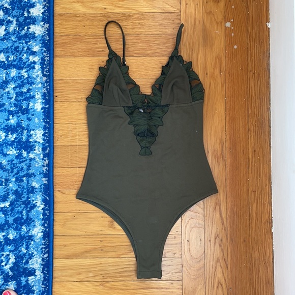 Fleur du Mal Tops - Fleur du Mal lily lace bodysuit NWT